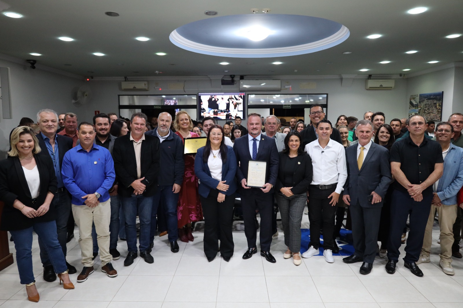 ALISSON WANDSCHEER RECEBE O TÍTULO DE CIDADÃO HONORÁRIO DE FAZENDA RIO GRANDE