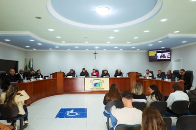 CÂMARA DE FAZENDA RIO GRANDE APROVA PRIORIDADE NA MATRÍCULA E NA TRANSFERÊNCIA PARA FILHOS DE MULHERES VÍTIMAS DE VIOLÊNCIA DOMÉSTICA E FAMILIAR
