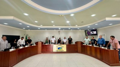 EM SESSÃO EXTRAORDINÁRIA, CÂMARA APROVA PROJETO QUE ORDENA FÉRIAS E RECESSO NA EDUCAÇÃO DE FAZENDA RIO GRANDE