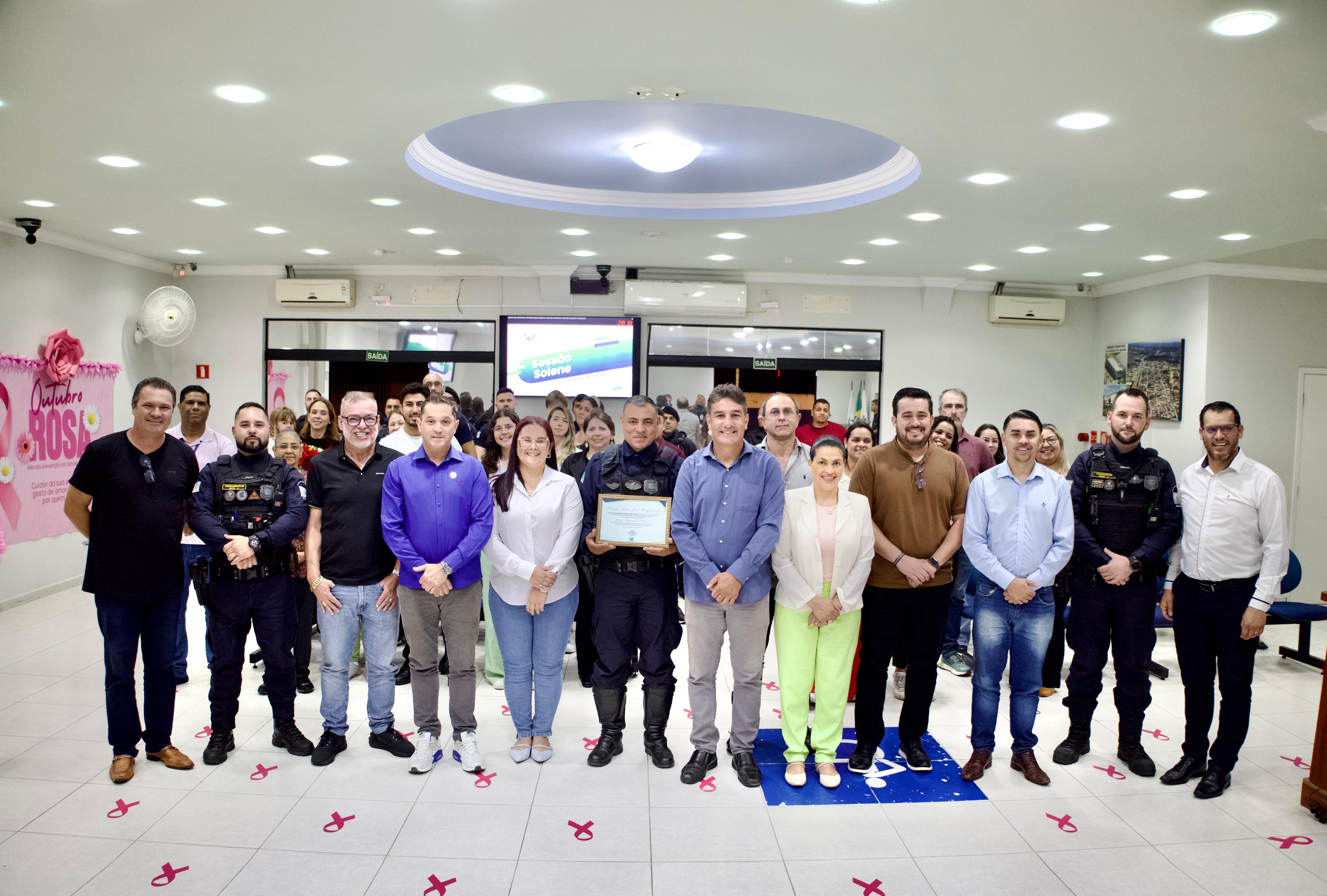 GUARDA MUNICIPAL JORGE APARECIDO CRISPIM RECEBE O 5º PRÊMIO ALDAIR JOSÉ STEMPINHAKI 