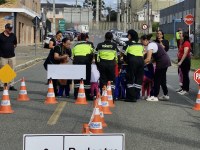 MAIO AMARELO: FAZTRANS REALIZA AÇÃO DE TRÂNSITO EM FRENTE À CÂMARA MUNICIPAL 