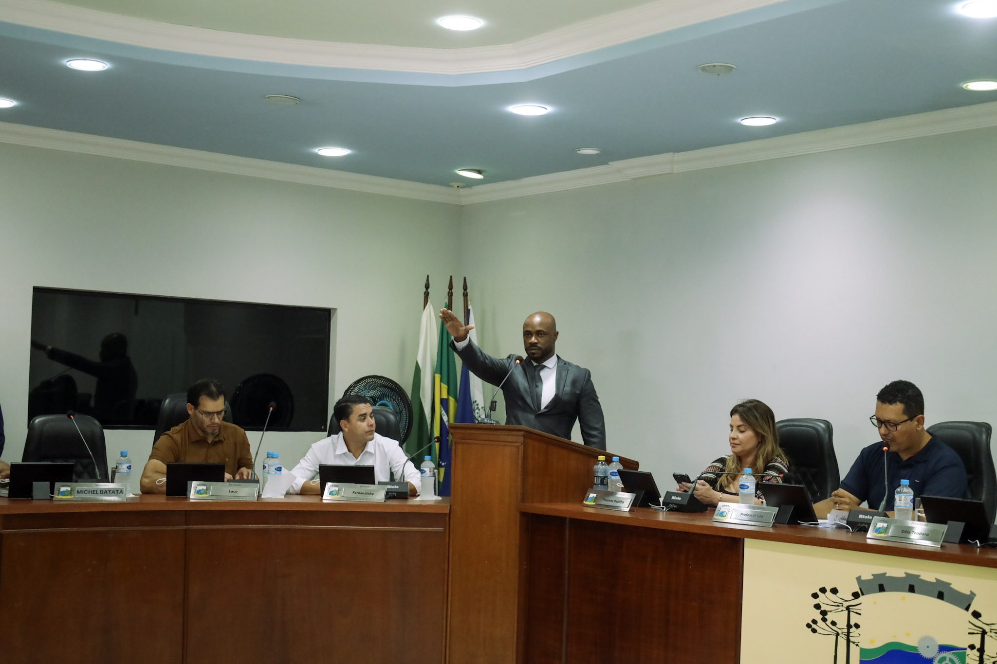 MICHEL BATATA É EMPOSSADO VEREADOR DE FAZENDA RIO GRANDE